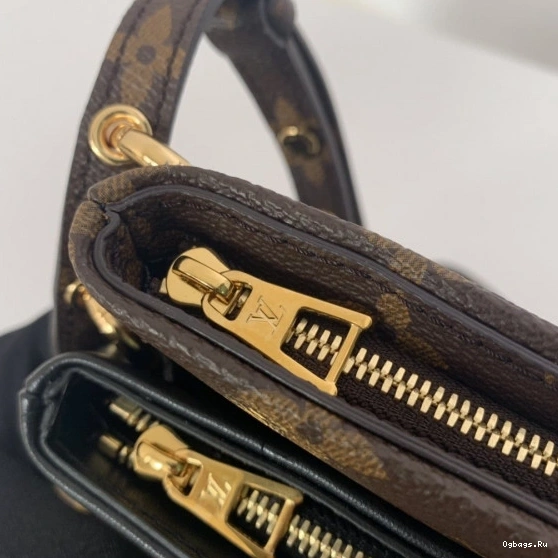 LV3 LOUIS VUITTON POUCHE 0323